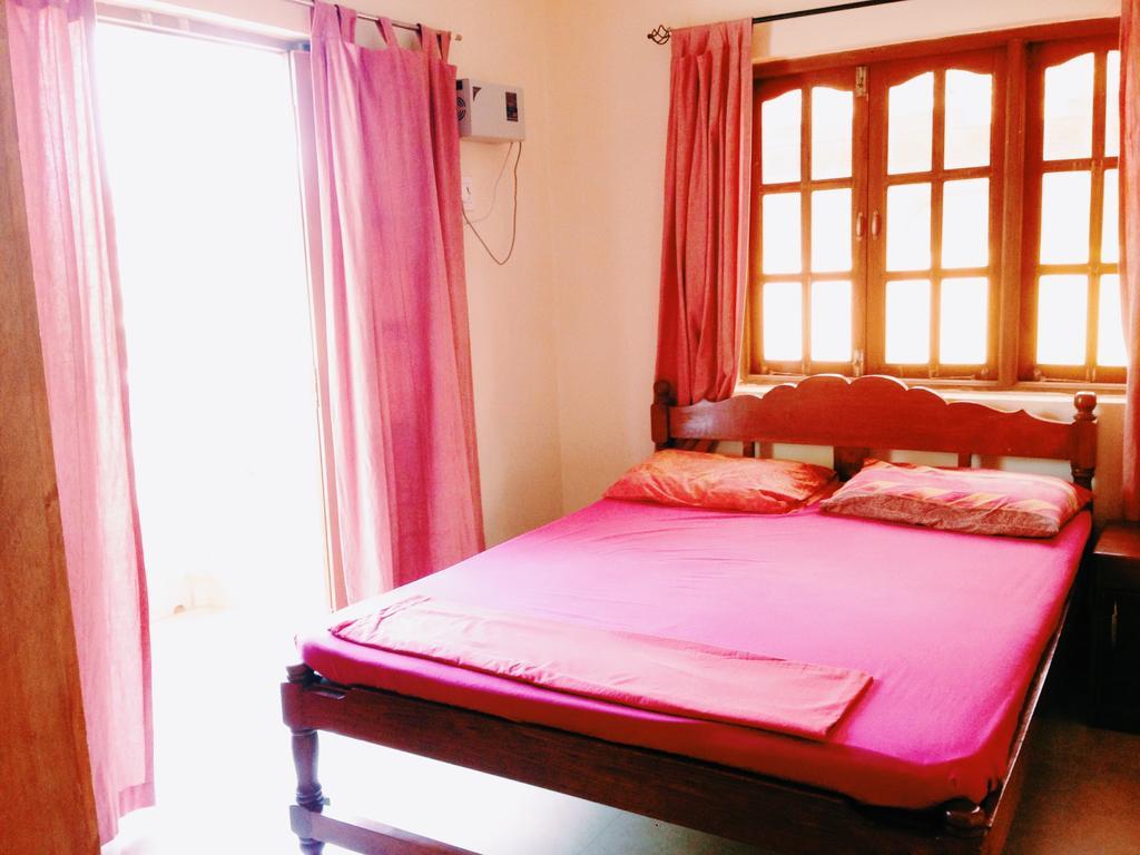 Safias Guest House Calangute Room photo